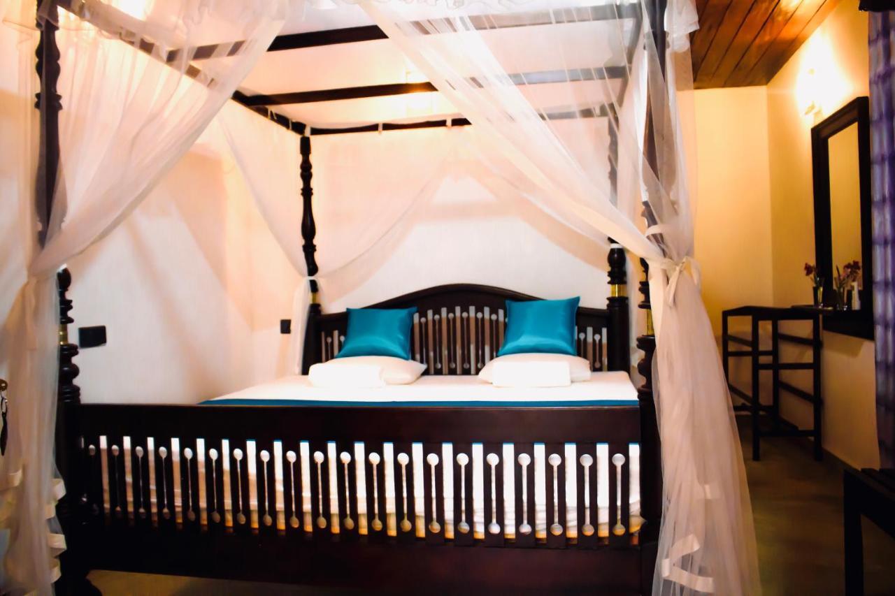 Star Light Cabanas & Restaurant Тангалла Экстерьер фото